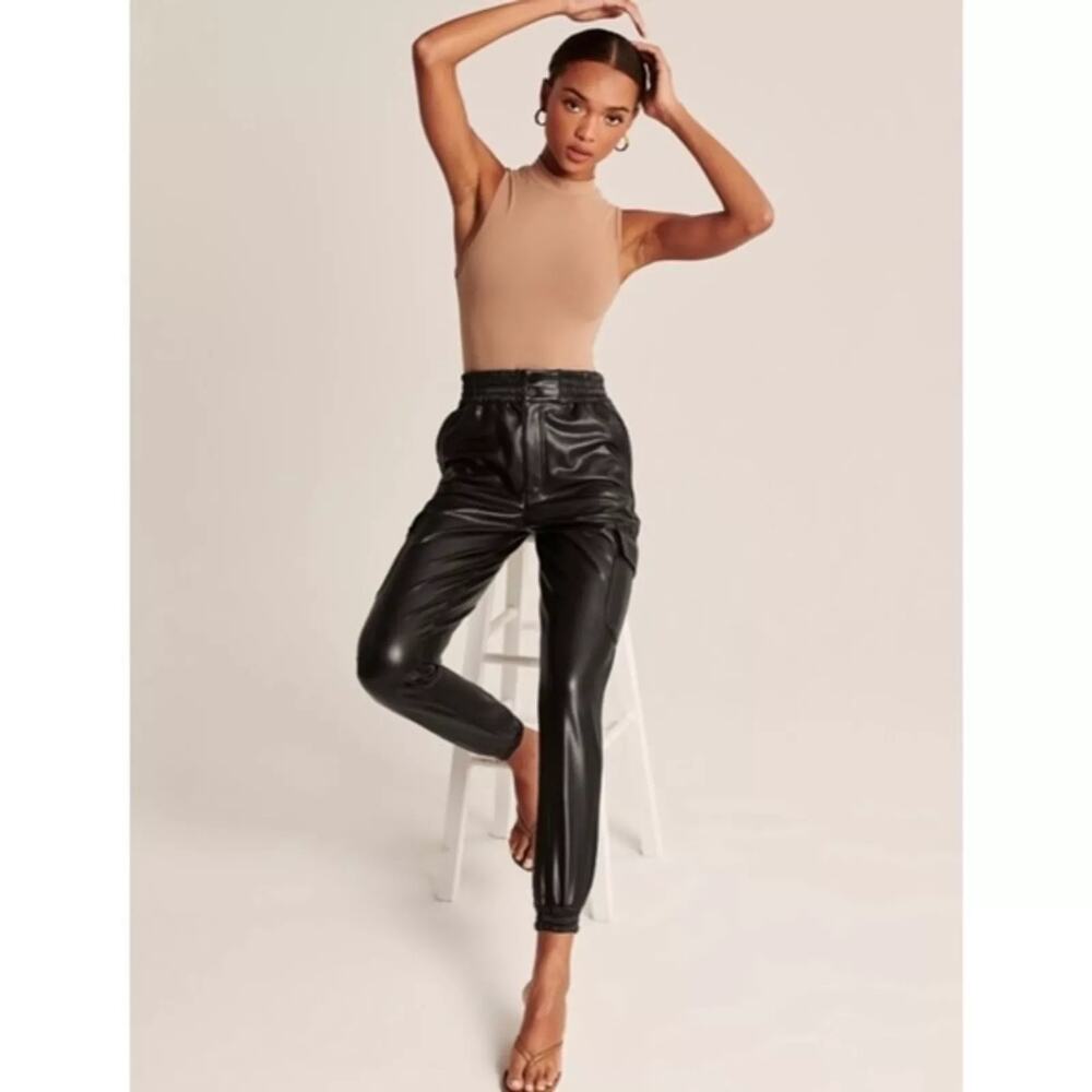 Abercrombie & Fitch Vegan Faux Leather Cargo Joggers Pants Brown Womens Small